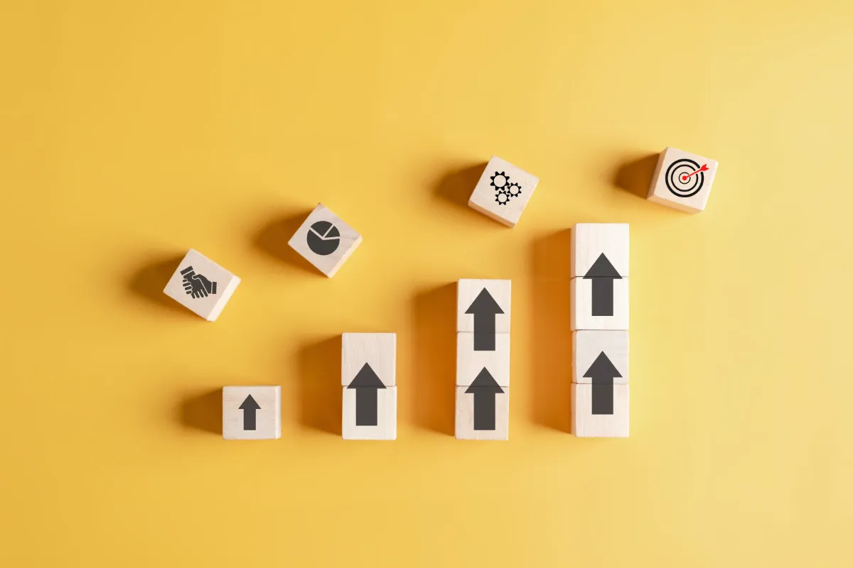 arrows pointing upwards